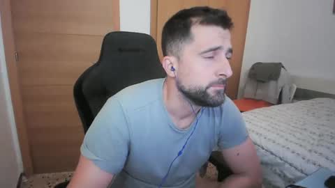 Snapshot of iberian_macho chatting on October 18, 7:56 am iberian_macho online show from October 18, 7:56 am