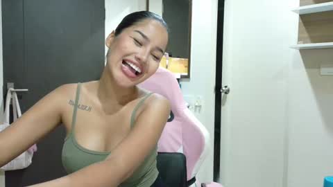 Snapshot of ice_ice_baby__ chatting on October 28, 7:26 pm ice_ice_baby__ online show from October 28, 7:26 pm