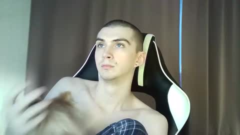 MAX online show from February 4, 12:11 pm