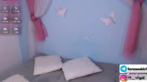 Snapshot of ice_y_abigail chatting on February 25, 12:27 pm ice_y_abigail online show from February 25, 12:27 pm