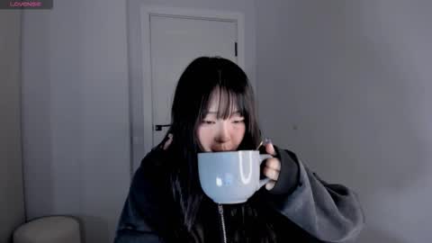 Hitomi   online show from October 24, 11:11 am