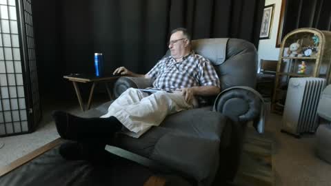 Snapshot of icihristopher chatting on October 7, 5:31 pm Christopher online show from October 7, 5:31 pm