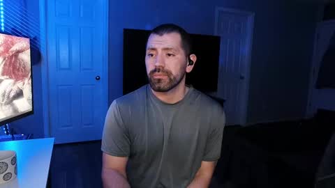 Snapshot of icy_ivy chatting on March 2, 10:24 am Ivan online show from March 2, 10:24 am