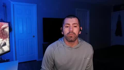 Snapshot of icy_ivy chatting on February 24, 3:33 am Ivan online show from February 24, 3:33 am