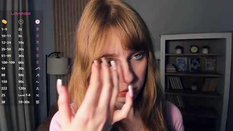 Snapshot of icyhoneybite chatting on October 18, 9:35 am Jane online show from October 18, 9:35 am