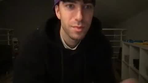 Snapshot of icyninesix chatting on February 3, 10:32 pm icyninesix online show from February 3, 10:32 pm