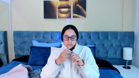 Icy online show from March 9, 11:25 am