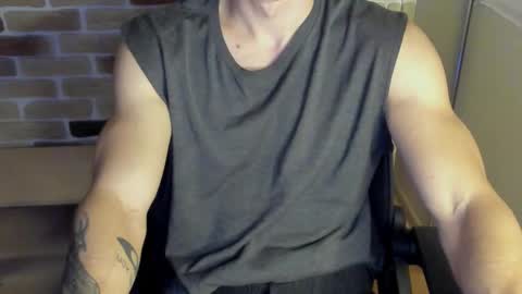 Snapshot of idkiww chatting on October 2, 7:56 pm yo online show from October 2, 7:56 pm
