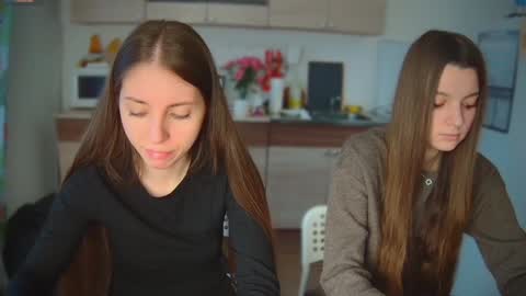 Julia and Mira online show from February 3, 1:08 pm