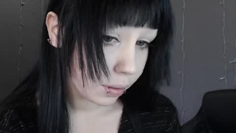 iiiiiiis online show from March 24, 1:28 pm