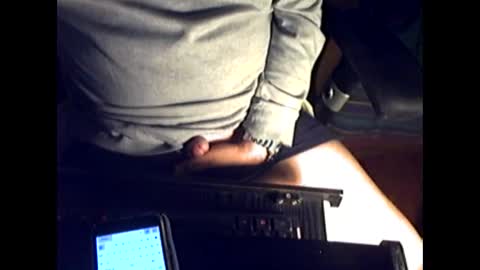 ikissuuuu online show from March 16, 2:54 pm