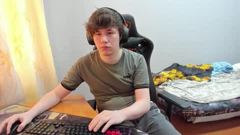 iliaskris online show from September 19, 7:01 am