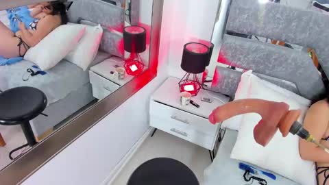 ILY   online show from October 19, 7:02 am