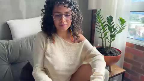 Snapshot of illaroom chatting on February 24, 10:03 pm Kloe online show from February 24, 10:03 pm