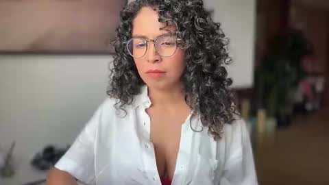 Snapshot of illaroom chatting on October 28, 4:52 pm Kloe online show from October 28, 4:52 pm