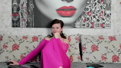 Snapshot of illegalbeauty87 chatting on February 7, 3:02 am Ingrid or more easier...Miss  GoDDess Mistress online show from February 7, 3:02 am