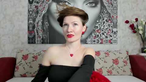 Snapshot of illegalbeauty87 chatting on March 1, 5:27 pm Ingrid or more easier...Miss  GoDDess Mistress online show from March 1, 5:27 pm