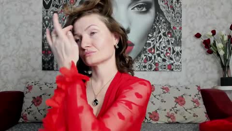Snapshot of illegalbeauty87 chatting on February 27, 10:42 pm Ingrid or more easier...Miss  GoDDess Mistress online show from February 27, 10:42 pm