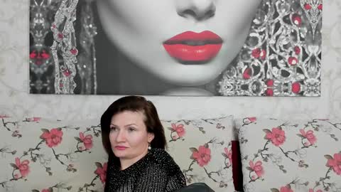 Snapshot of illegalbeauty87 chatting on January 23, 11:58 pm Ingrid or more easier...Miss  GoDDess Mistress online show from January 23, 11:58 pm