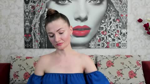 Snapshot of illegalbeauty87 chatting on February 1, 10:55 pm Ingrid or more easier...Miss  GoDDess Mistress online show from February 1, 10:55 pm