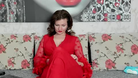 Snapshot of illegalbeauty87 chatting on February 5, 3:02 am Ingrid or more easier...Miss  GoDDess Mistress online show from February 5, 3:02 am