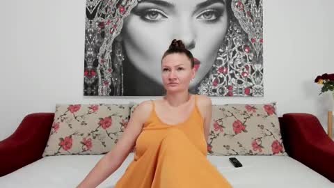 Snapshot of illegalbeauty87 chatting on September 11, 3:41 am Ingrid or more easier...Miss  GoDDess Mistress online show from September 11, 3:41 am