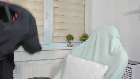 Snapshot of illusions888 chatting on December 18, 3:33 pm D-Illusion online show from December 18, 3:33 pm