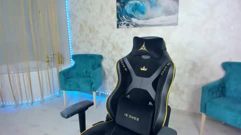 Roxy online show from September 28, 6:39 pm