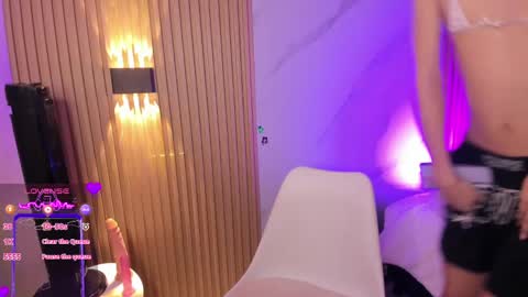 Snapshot of im_crisvega88 chatting on February 26, 3:43 pm criss online show from February 26, 3:43 pm