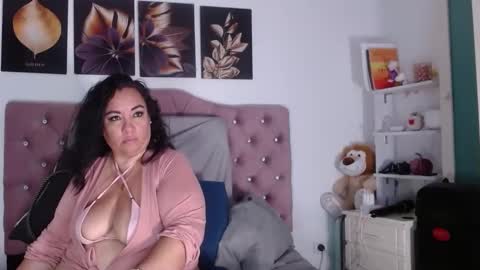 Snapshot of im_helenn_ chatting on September 28, 7:17 am Hellen online show from September 28, 7:17 am