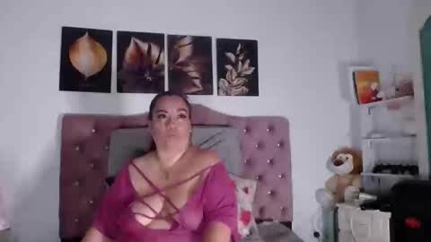 Snapshot of im_helenn_ chatting on October 21, 5:34 am Hellen online show from October 21, 5:34 am
