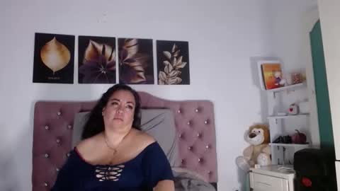 Snapshot of im_helenn_ chatting on October 13, 7:54 am Hellen online show from October 13, 7:54 am