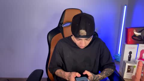 Snapshot of im_laia_ chatting on February 15, 11:36 pm Laia online show from February 15, 11:36 pm