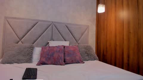 Manu  online show from March 27, 7:37 pm