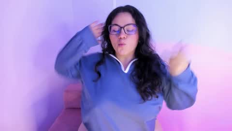mei mei uwu online show from October 17, 12:25 am