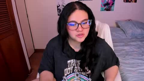 mei mei uwu online show from January 10, 12:16 am