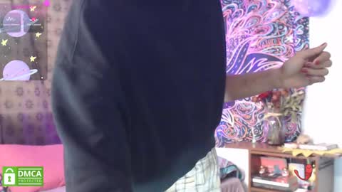 Snapshot of im_moonlight chatting on February 18, 1:33 pm Cutie pie online show from February 18, 1:33 pm