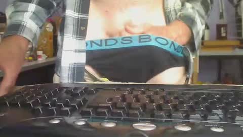Snapshot of imaussiechris chatting on January 6, 2:37 am Aussie Guy online show from January 6, 2:37 am