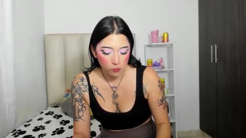 imemily444_ online show from February 26, 10:35 pm