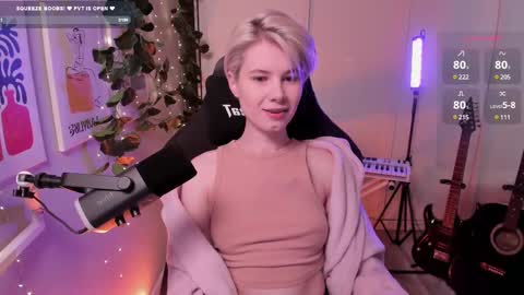 Mia online show from February 23, 10:17 am