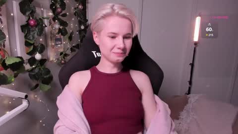 Mia online show from January 19, 8:09 pm