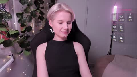 Mia online show from January 22, 8:38 pm