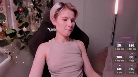 Mia online show from January 3, 8:22 pm