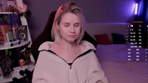 Mia online show from February 6, 9:57 am