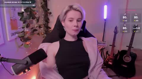 Mia online show from February 27, 10:11 am