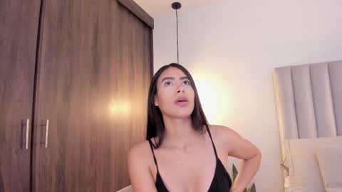 sarah online show from November 27, 6:26 pm