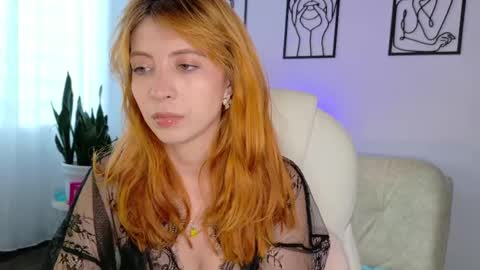 Snapshot of imsiennabellucci chatting on October 3, 9:23 pm Sienna online show from October 3, 9:23 pm