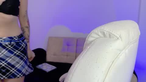 Sienna online show from January 5, 7:50 pm