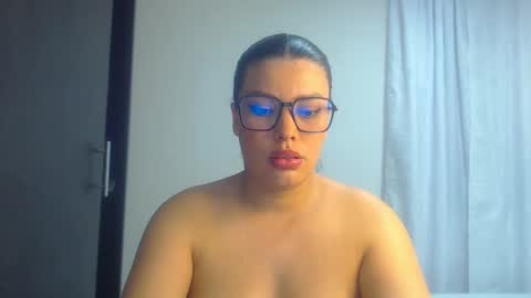 imsweetlips online show from November 11, 7:16 pm