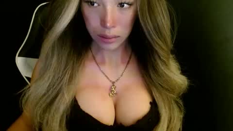 Queen Gwen online show from October 20, 11:54 pm